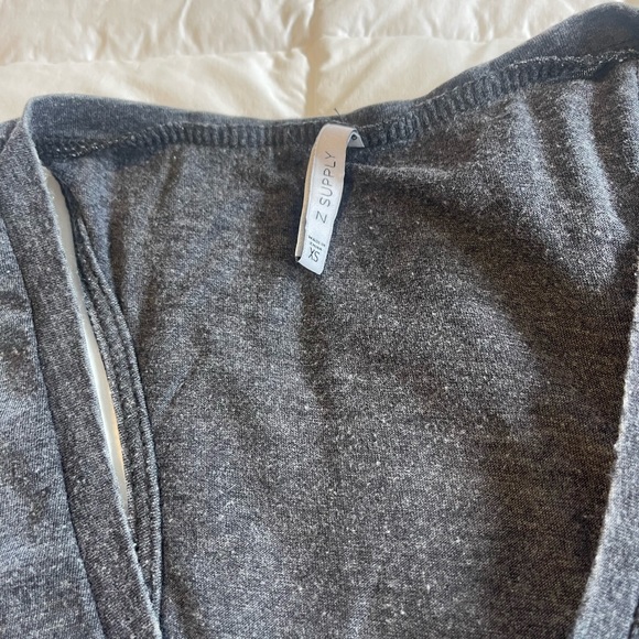 Z Supply women’s, bundle 4 tees, and one tank. - Picture 10 of 13